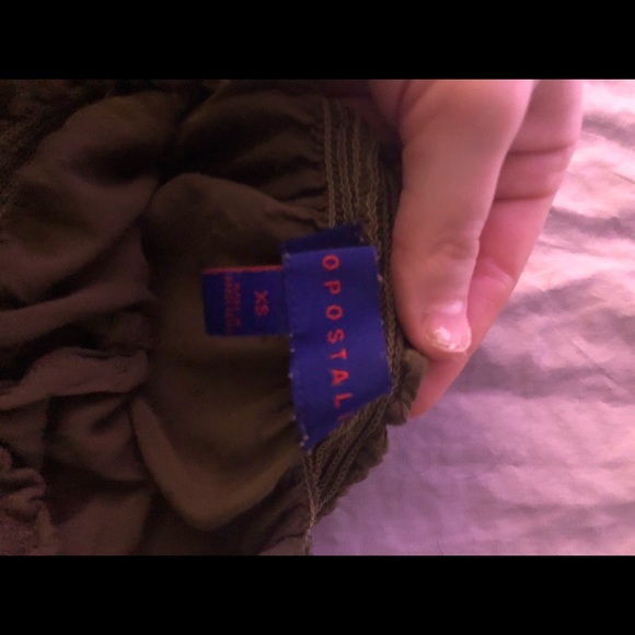 Green off the shoulder crop top - Picture 3 of 3